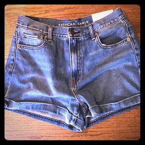 American Eagle Mom Short